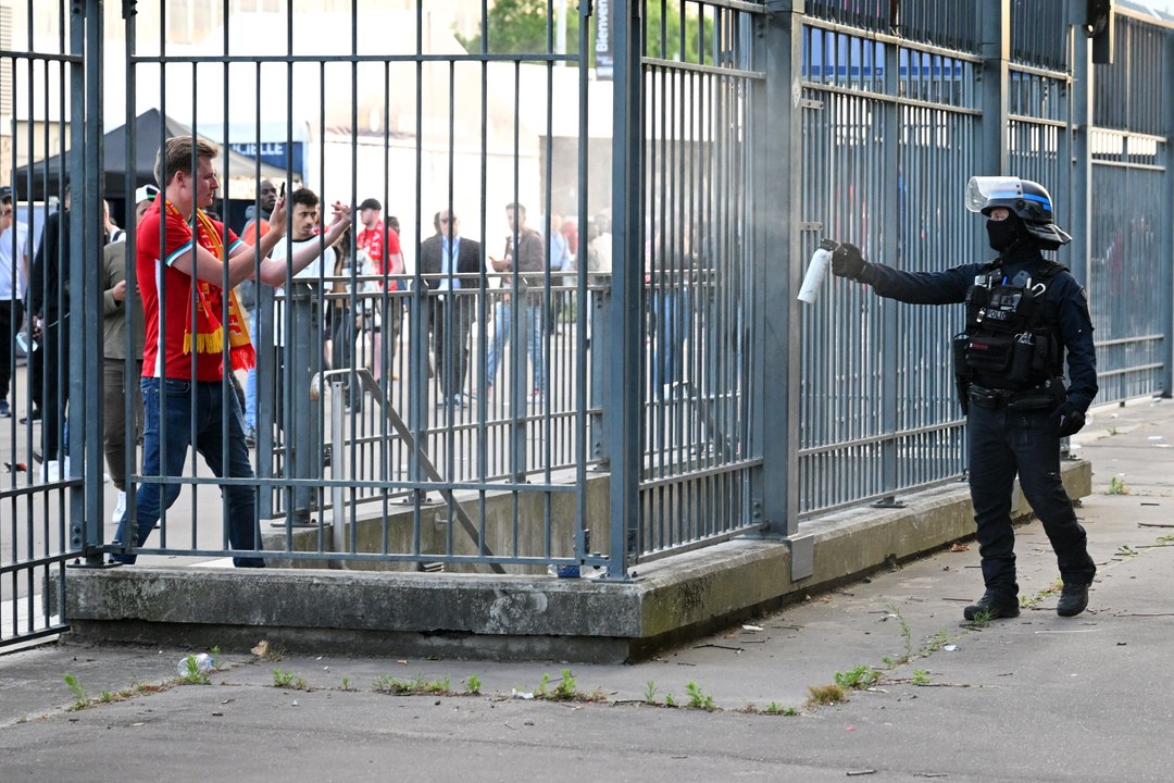 Watch Liverpool fans stuck outside the stadium entering the Champions League final as tear gas used