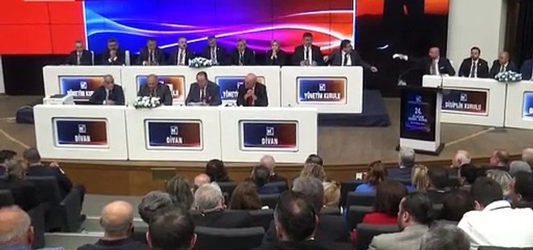 Ankara Mali Müşavirler Odası Genel Kurulu'nda HDP'liler İstiklal Marşı okumadı! Kürsüye çıkarak tepki gösterdi