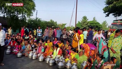 Hindistan'da kadınlar su sıkıntısını protesto etti