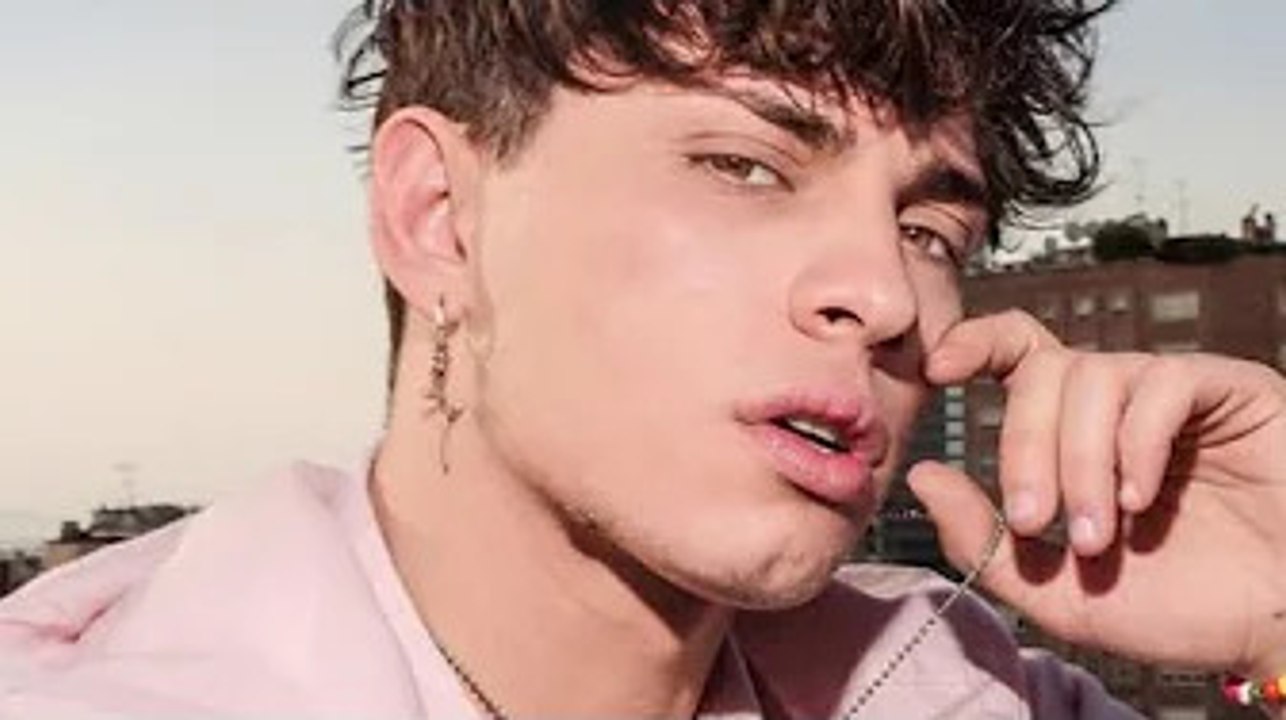 Amici, Deddy fa una confessione a sorpresa: "Ho costruito delle cose" Deddy è indubbiamente uno dei