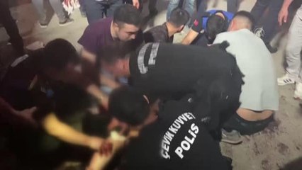 Konserde çıkan silahlı kavgada biri çocuk iki kişi yaralandı