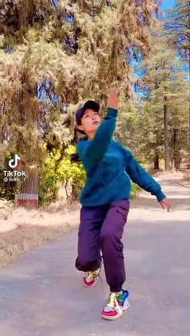 Super dance girls / best girls dance video / girls dance / tiger sharoof dance