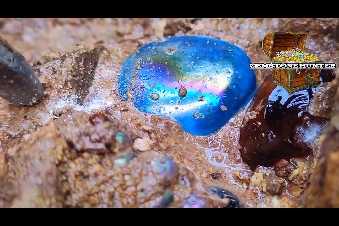 Part 3 Penemuan menggemparkan Batu Crystal langka di jalur gunung berapi berusia 1000 tahun