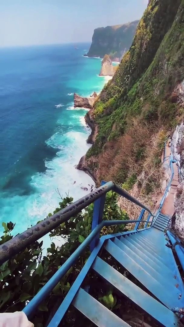 ⁣Travel destinations in Indonesian