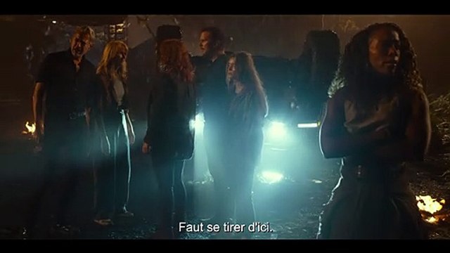 Jurassic World: Le Monde d'après EXTRAIT VO Un Giganotosaurus trouve le groupe