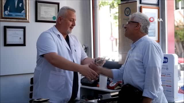 Duyarlı vatandaştan örnek davranış: Eczanede bulduğu 10 bin Euro'yu Bulgaristan'da yaşayan sahibine ulaştırdı