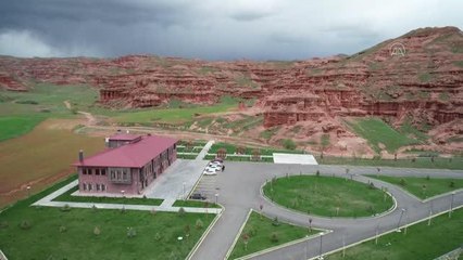 Narman Peribacaları doğaseverleri bekliyor