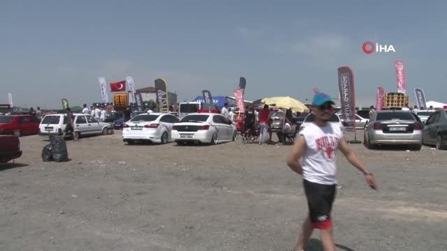 Modifiye araç tutkunları Çekmeköy'de buluştu