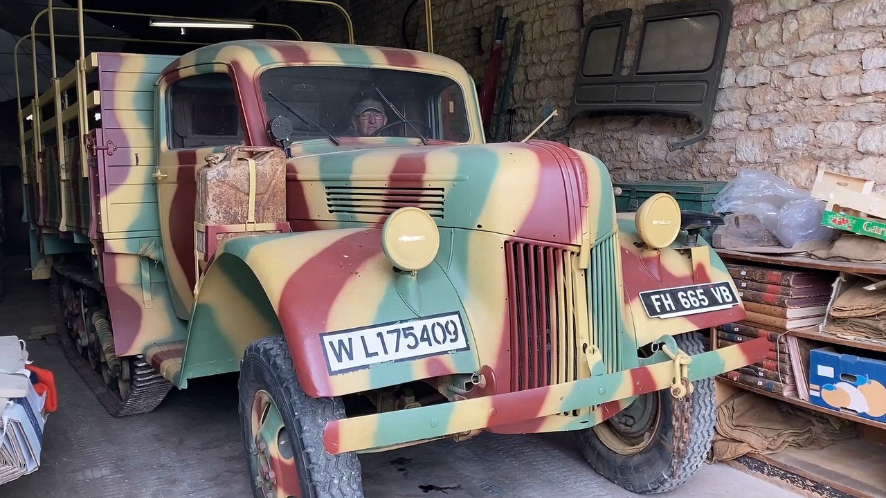 VIDEO. Niort : des véhicules militaires mis aux enchères