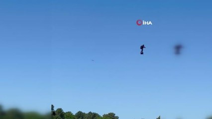 Fransa'da "uçan adam" Zapata, 15 metre yüksekten göle çakıldı