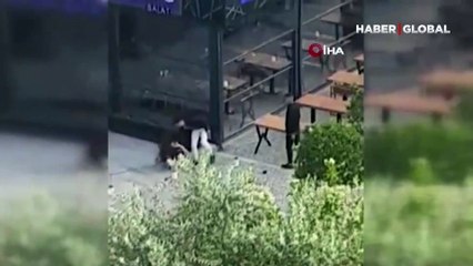 Bursa‘da alkollü genç, kız arkadaşını sokak ortasında darp etti