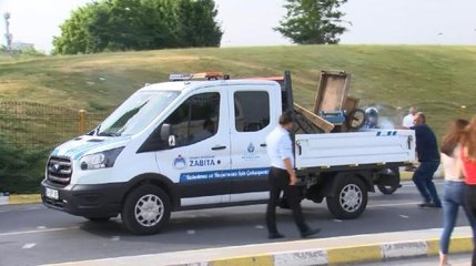 Atatürk Havalimanı Millet Bahçesi'ndeki tören sürerken dışarıda gerginlik