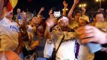بدون تعليق: مشجعو ريال مدريد يحتفلون بالفوز على ليفربول في مدريد وباريس