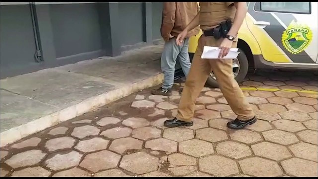 Homens são detidos pela PM em buscas a ladrões de loja de roupas e tênis