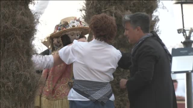 La Blanca Paloma, ya se encuentra en su Ermita de la aldea del Rocio