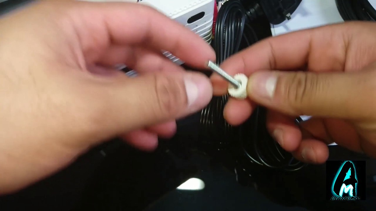 QKK 2200 Lumens LCD Projector QK01 (Review)