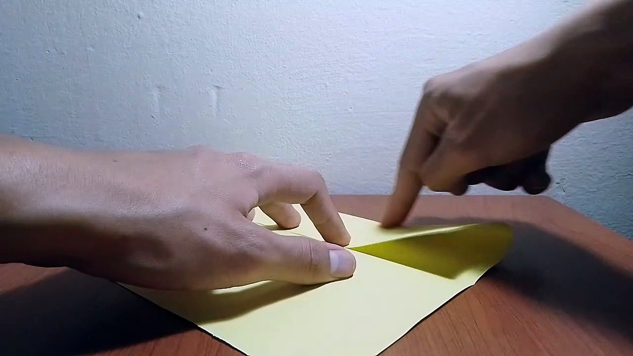 HOW TO MAKE AN EASY PAC MAN OF PAPER / COMO HACER UN PAC MAN DE PAPEL FÁCIL