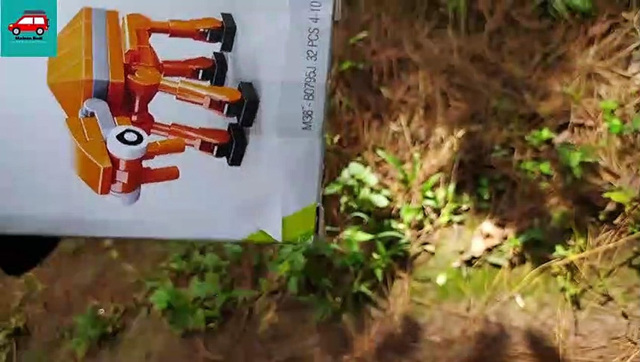 Mencari Mainan Robot di Hutan
