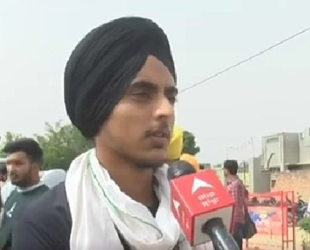 Moose wala ਦੀ ਮੌਤ 'ਤੇ ਮੂਸਾ ਪਹੁੰਚੇ ਫੈਨਜ਼ ਨੇ ਕਿਹਾ- ਕਦੇ ਸੋਚਿਆ ਨ੍ਹੀਂ ਸੀ ਬਾਈ ਨੂੰ ਮਿਲਣ ਇਸ ਤਰ੍ਹਾਂ ਆਵਾਂਗੇ।