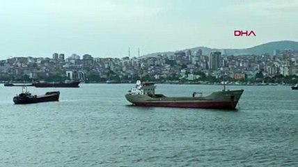 Kartal'da iki gemi çarpıştı!