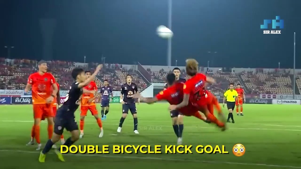 1 in A TRILLION Moments in Football -Football Impossible Moments - Rare Moments in Football