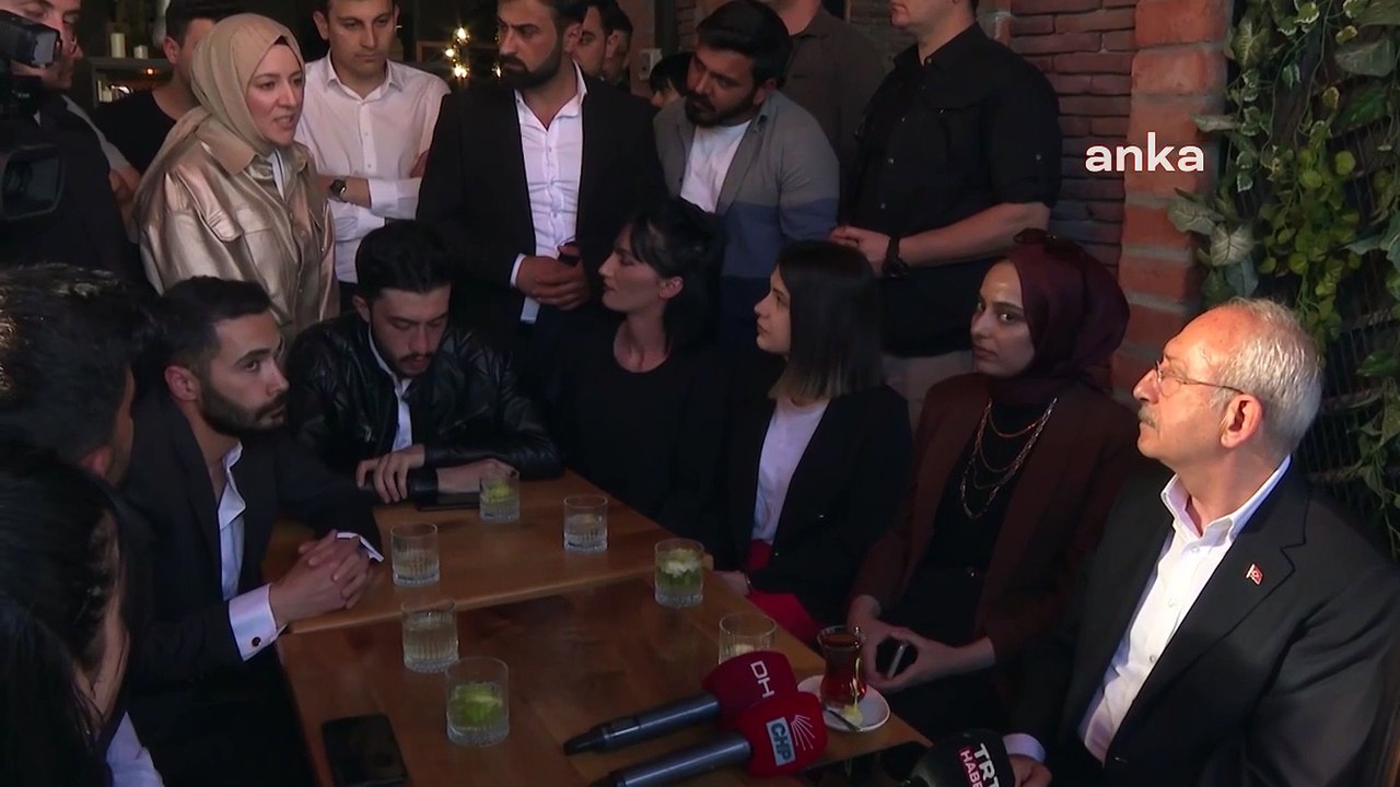 "Başörtülüyüm diye beni AKP'li sanıyorlar" diyen genç kadına Kılıçdaroğlu: Ailemi seçme özgürlüğüne sahip miyim; yok, o zaman kimliğim niye siyasete konu oluyor?