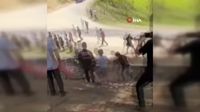 Ralli yarışında araç seyircilerin arasına daldı... Facianın kıl payı atlatıldığı anlar kamerada