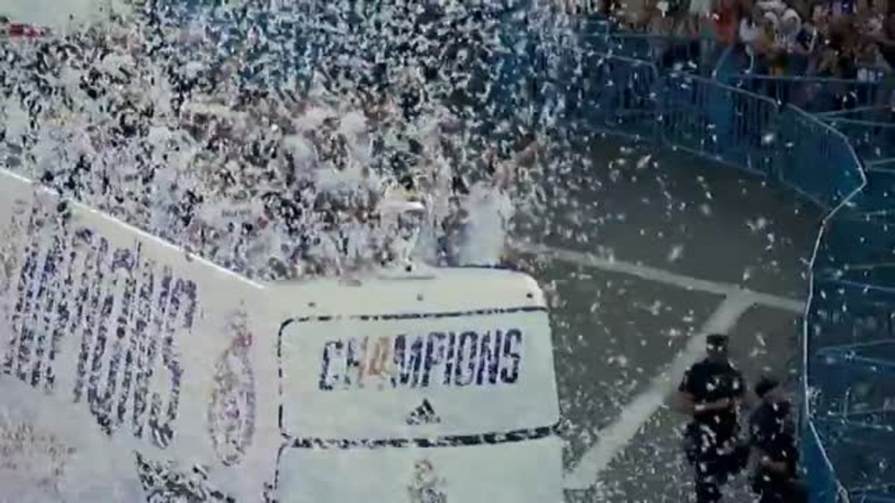 El Real Madrid pasea su decimocuarta Champions por las calles de la capital
