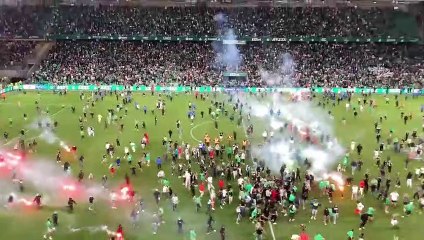 Takımları küme düşen Saint-Etienne taraftarları stadı ateşe verdi