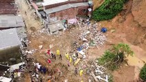 79 قتيلا على الأقل وعشرات المفقودين جراء تساقط أمطار غزيرة في شمال شرق البرازيل