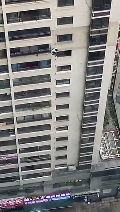 Un Chinois descend les 30 étages par la façade extérieure pour esquiver l'emprisonnement COVID