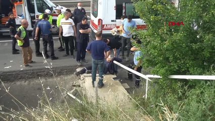 TEKİRDAĞ'DA İŞÇİ SERVİSİ DEVRİLDİ 5 YARALI