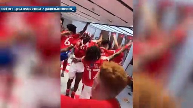 Ambiance de folie dans le vestiaire de Nottingham Forrest suite à la montée en Premier League