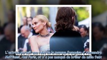 Cannes 2022 - Diane Kruger éblouissante en tenue argentée sur le tapis rouge au bras de son chéri