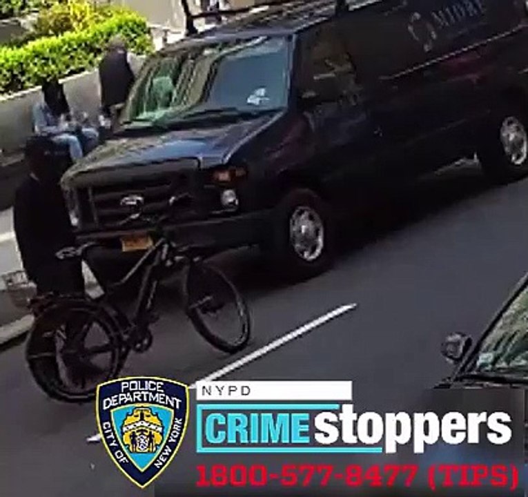 NYC On 526 at 150 pm, near 3 Avenue E 63 Street in Manhattan, a 29-year-old male was walking when he was slashed multiple times in the back a