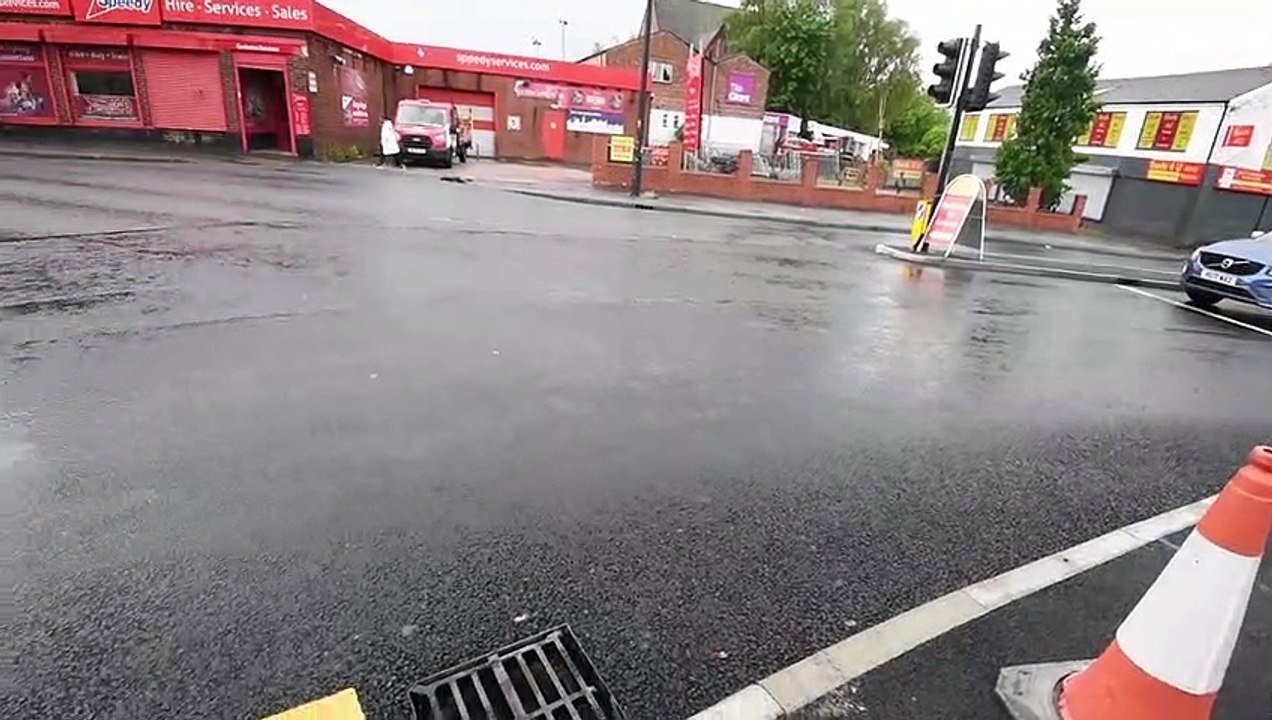 Shortest double yellow lines