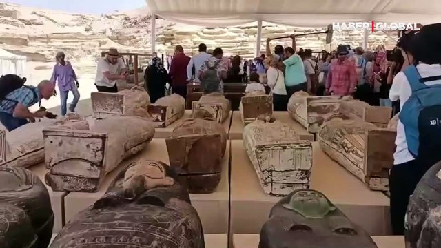 Mısır'da antik döneme ait 250 mumya ile 150 heykel bulundu