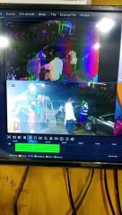 ஓடும் காரிலிருந்து சர்ரென பறந்து விழுந்த டயர்.. 3 பேர் படுகாயம் - வீடியோ