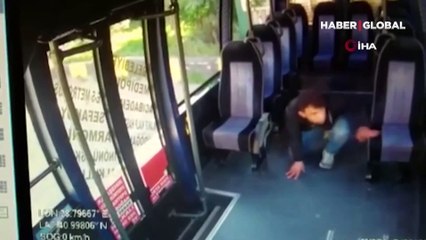 Minibüste sürünerek paraları çaldı