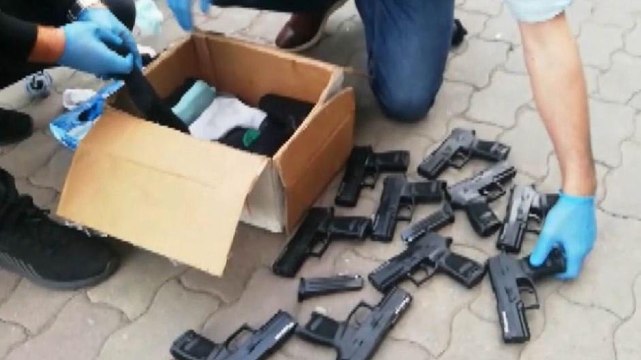 Çorap kutularının içinden adeta cephanelik çıktı