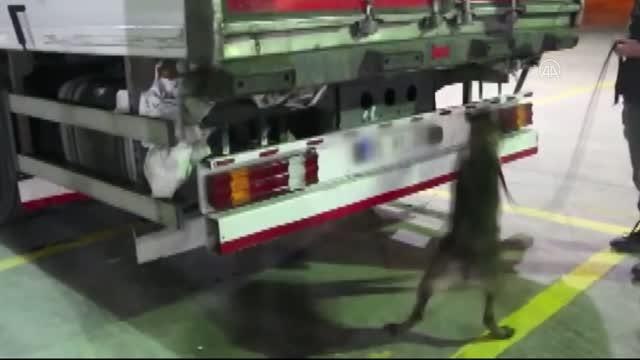 Et yüklü kamyonda yaklaşık 5 kilogram esrar ele geçirildi