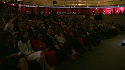 El rey: "Entrar en la OTAN fue un paso histórico tras la ejemplar transición"