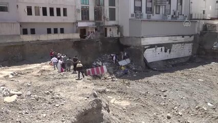 Bir otelin eklentisinin çökmesi sonucu 2 kişi yaralandı