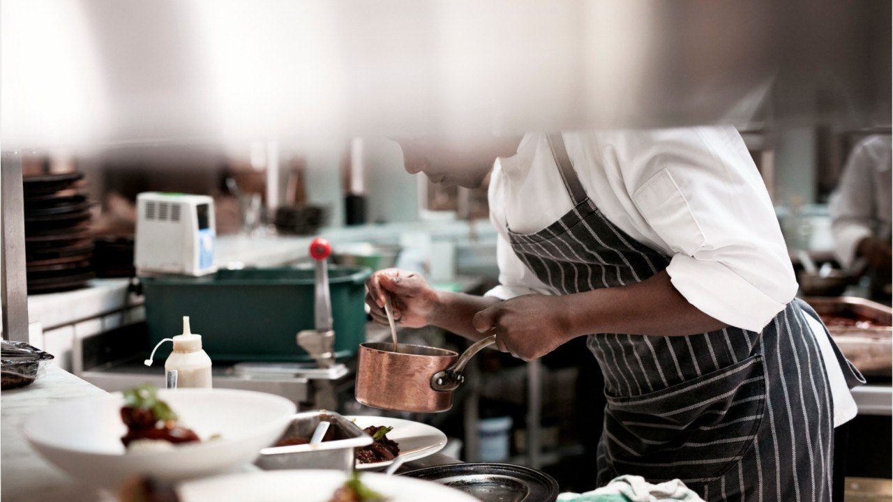 CUISINE ACTUELLE - Le premier restaurant gastronomique solidaire s'est ouvert, et il est à Marseille