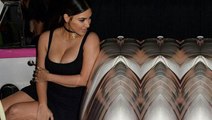 Canlı yayında inanılmaz kaza! Sadece sütyen giyen Kim Kardashian'ın göğüs uçları açıldı