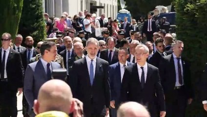 Los reyes ofrecen un almuerzo como broche al acto por los 40 años de la OTAN