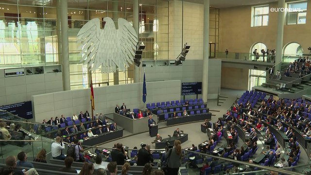 Германия выделит 100 млрд евро на оборону