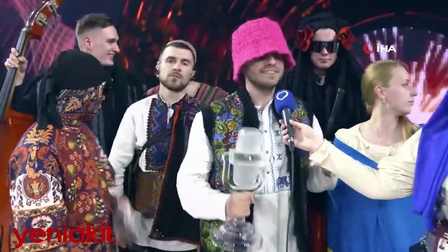 Eurovision'da kazandıkları mikrofonu dudak uçuklatan rakama sattılar!