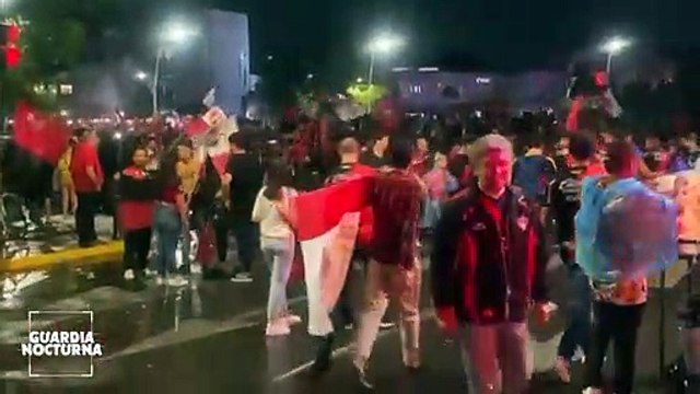 Ni la lluvia frenó a los aficionados del Atlas para celebrar en la Glorieta de Los Niños Héroes