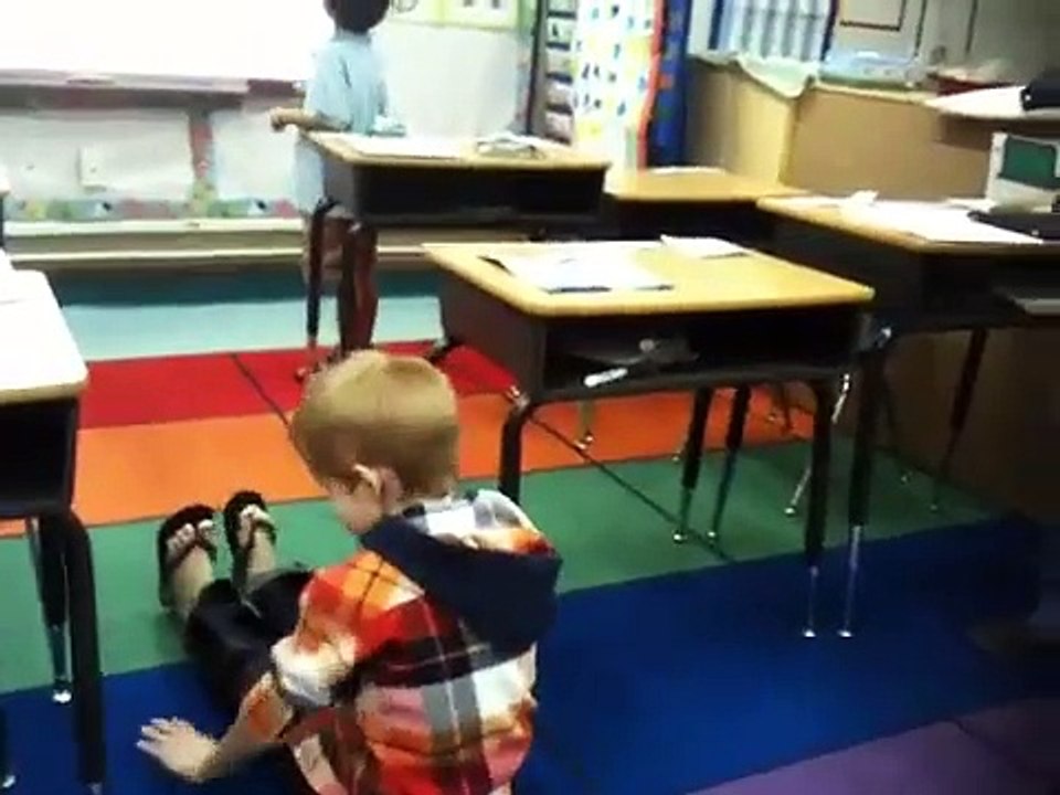 Ryan no Smart Board [lousa eletronica]
